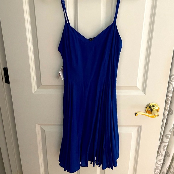 NWT Aritzia Talula Lipinski mini- dress - Picture 2 of 3